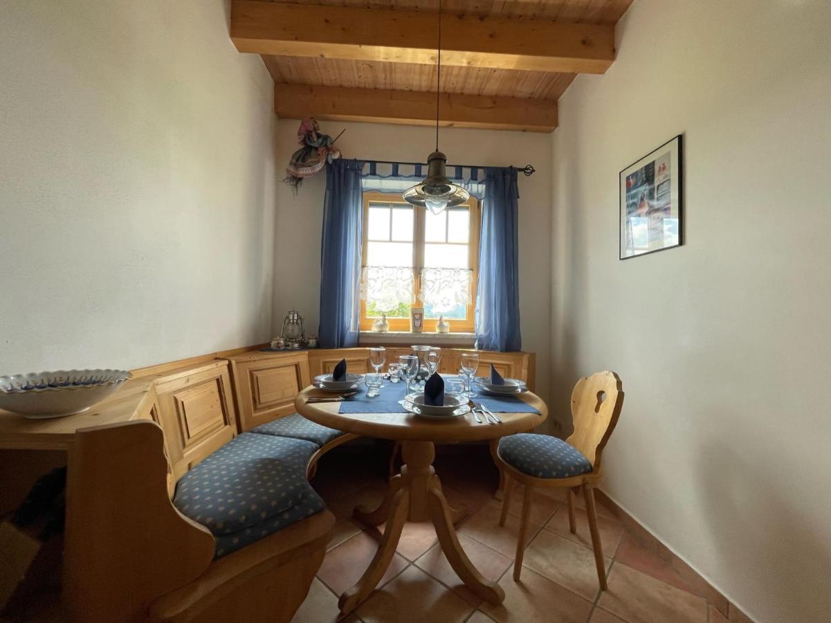 Ferienwohnungen Am Kirchberg Kapplblick ノイアルベンロイト エクステリア 写真